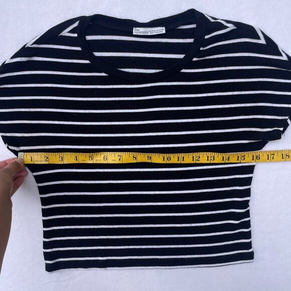 Zara Black and White Striped Crop Top Baby Tee Size M Emo Grunge Alt Goth - Picture 4 of 5